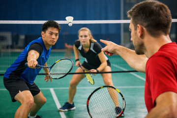 Badminton pour joueurs de club intermédiaires : passer un cap grâce à la tactique, pas à la force